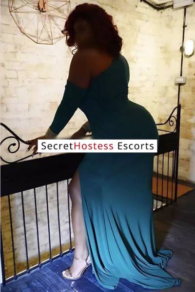 32 Year Old Canadian Escort Montreal Brown eyes - Image 6