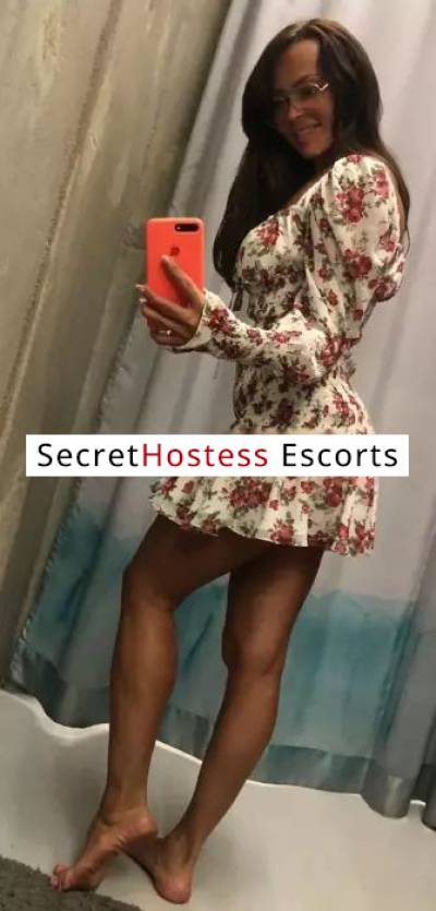 33 Year Old Canadian Escort Luxembourg - Image 2