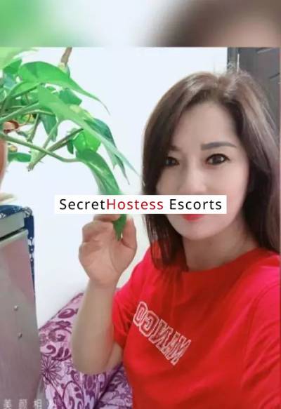 34 Year Old Chinese Escort Muscat - Image 2