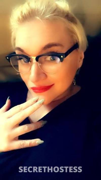 35 year old Escort in Racine WI Viking Barbie is back and moved south! Come find out how the
