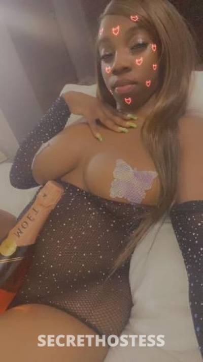 29 year old Escort in Brooklyn NY Super bowl goodies on deck ass,tits and puss..(outcalls) 