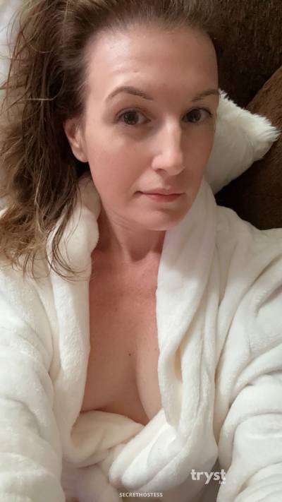 Jenn 40Yrs Old Escort Size 8 Lancaster PA Image - 2