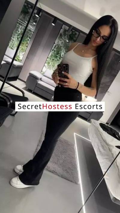 25 Year Old Italian Escort Zürich - Image 2