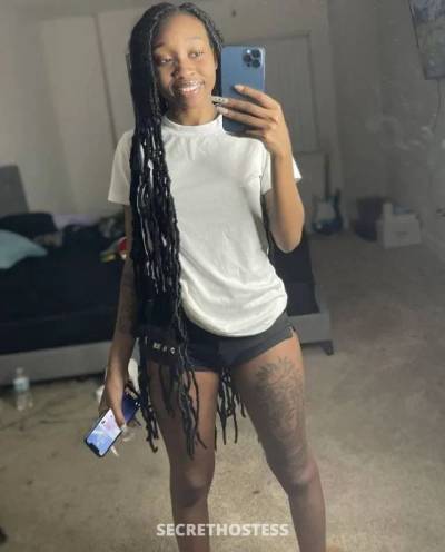 26 year old Escort in Sierra Vista AZ xxxx-xxx-xxx Am available for hook up add me on snap 