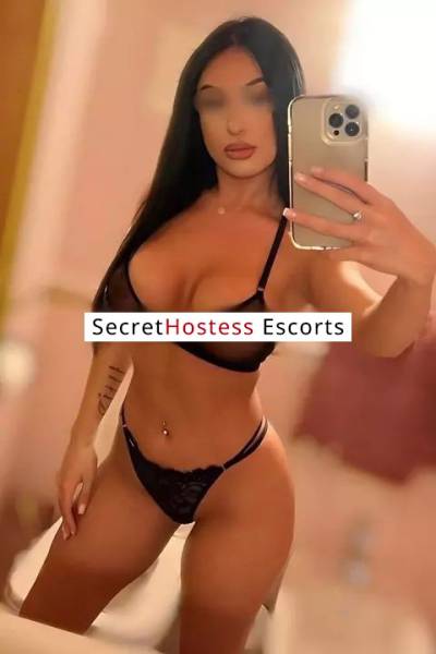 24 Year Old Escort Vienna Brunette - Image 9