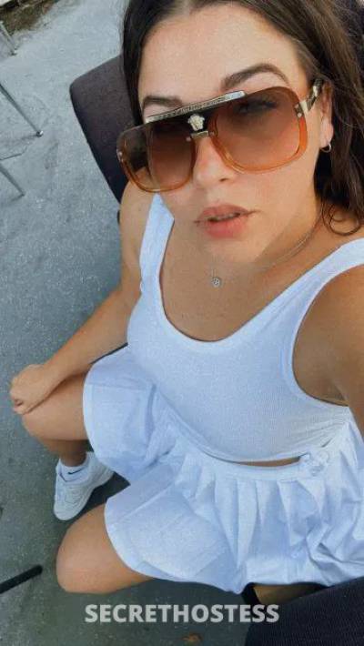 23 year old Latino Escort in San Antonio TX xxxx-xxx-xxx Se viste de seria pero es altamente perversa