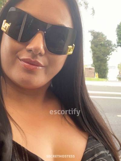 25 Year Old Escort Auckland Brunette - Image 2