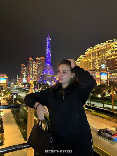 20 Year Old Russian Escort Dubai Brunette - Image 2