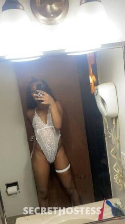 Slim Thick Ebony Babe Come See What The Hype About Add Me On in St. Louis MO