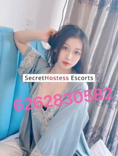 22 Year Old Asian Escort Detroit MI - Image 2