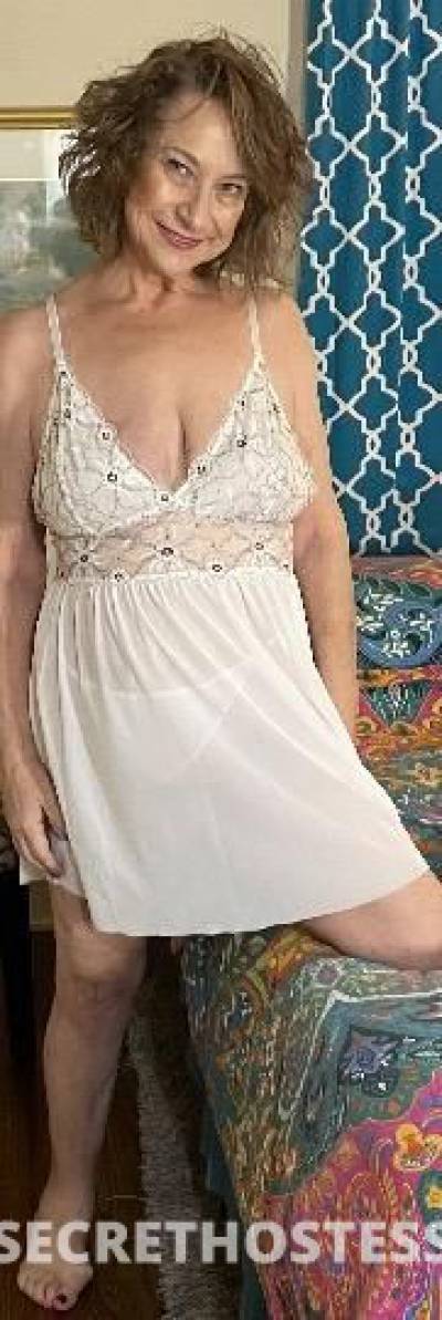 56Yrs Old Escort Kansas City MO Image - 3