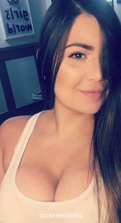 23 year old Escort in Chicago IL outcall to your location. total bliss massage with jenna