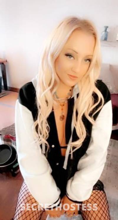 30 year old Escort in Eau Claire WI Curvy beautiful blonde with DD's
