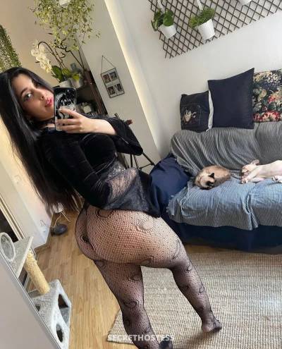 28 year old Escort in Erie PA xxxx-xxx-xxx JUICY .PUSSY. Down to fuck
