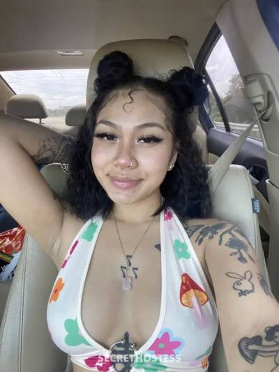 26 year old Escort in Iowa City IA xxxx-xxx-xxx Available to Hookup... and party . hmu on snap