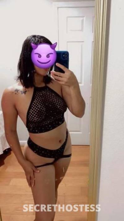 26 year old Escort in Bronx NY hola ...text me