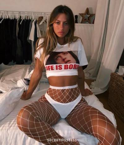 25 year old Escort in Lawrence KS xxxx-xxx-xxx I’m down for fun 100% legit fun hmu @xxxx-xxx