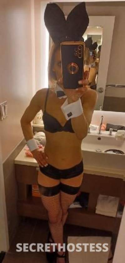 33 Year Old Escort Boston MA Blonde Green eyes - Image 5