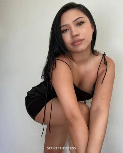 Tina Wayne Vang 27Yrs Old Escort Lake Of The Ozarks MO Image - 11