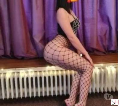 23Yrs Old Escort Size 8 Oxford Image - 2