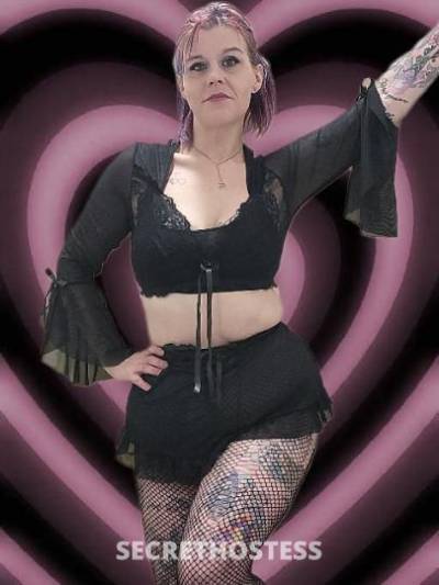 Sexy freaky GOTH woman looking to PLEASE YOU NOW in Kansas City MO
