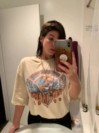 24 year old Escort in Waterloo IA xxxx-xxx-xxx Escort ready for hook up