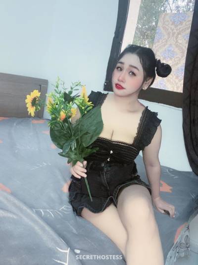 22 Year Old Asian Escort Abhā - Image 6