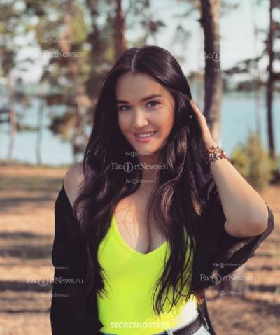 27 Year Old European Escort Yerevan Brunette - Image 2