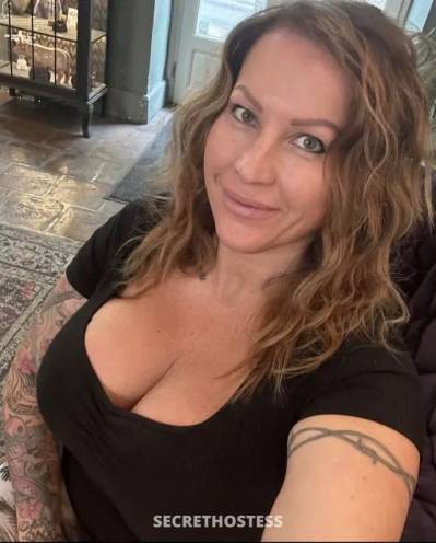 38 year old Escort in Racine WI xxxx-xxx-xxx Single Horny Mom