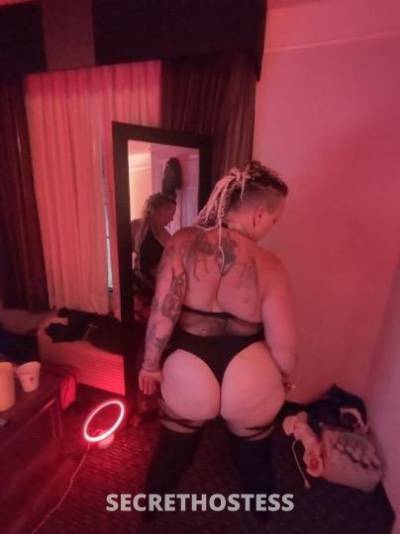 33 year old Escort in San Antonio TX Miss Big Booty Becca is doing OUTCALLS, she'll show you