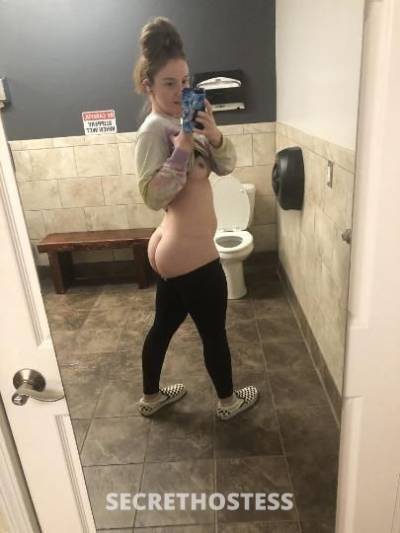 24 year old Escort in Cleveland OH The sexy CouGar with The Superbooty