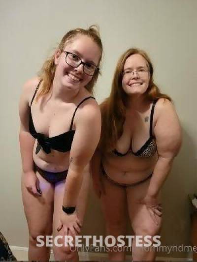 Daughter and Mother Duo Looking for a fun available both  in Desmoines IA