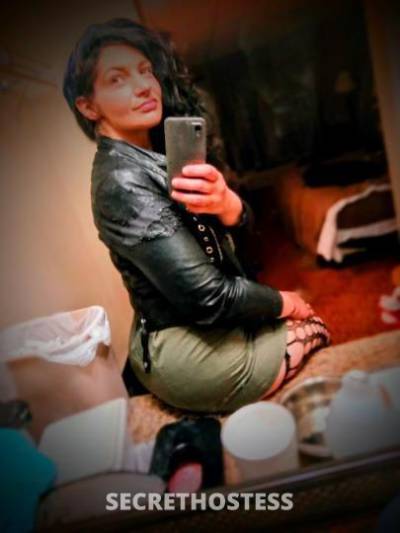 29 year old Escort in Raleigh-Durham NC girl next door who can fulfill your fantasies