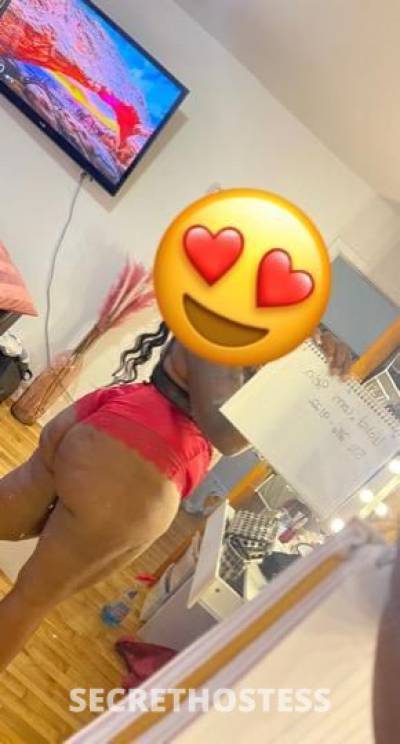 27 year old Escort in Montreal BIG BLACK GIRL BBW SELIA u want some chocolate partygirl