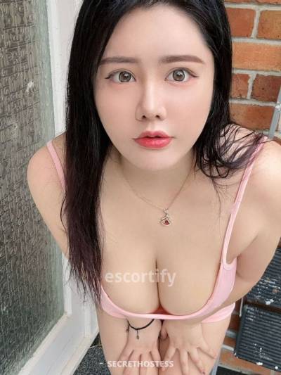 21 Year Old Asian Escort Auckland Brown eyes - Image 1