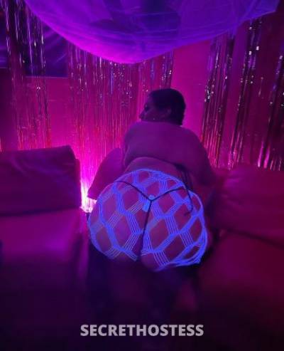 20 year old Escort in Tucson AZ ..HEY BABY!! I want YOUR attention