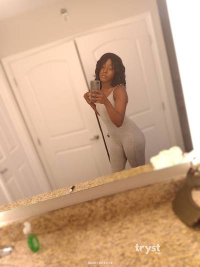 Thick chocolate - Slim thick ebony petite woman in Chicago IL