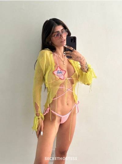 26 Year Old Canadian Escort Aachen Brunette - Image 2