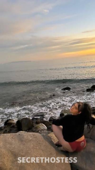 20 year old Italian Escort in San Fernando Valley CA Italian Snowbunny in town ... Available 24/7 always wet &amp