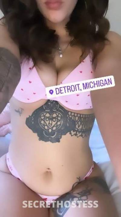 New to town Hot Latina in Toledo OH