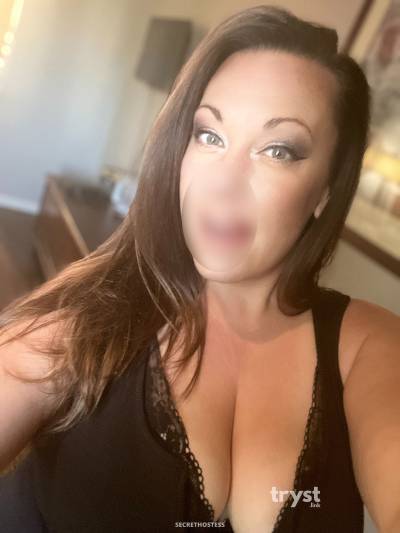 SkyeBaby - Curvy &amp; Busty Playmate in Chantilly VA