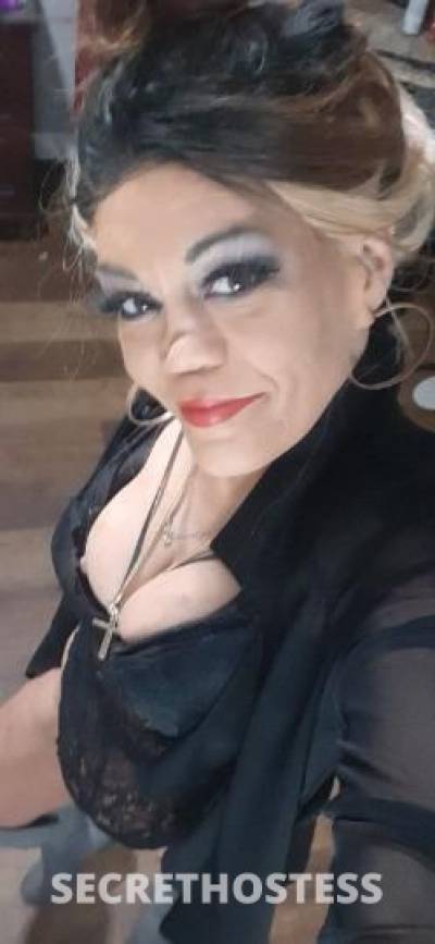 38 year old Escort in Niagara Get kinky with kenzie...out or car call only