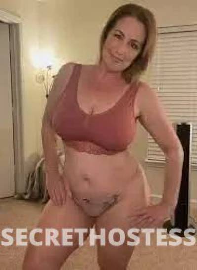 41 year old Escort in Desmoines IA xxxx-xxx-xxx I'm Available For Hookup. . Both Incall 