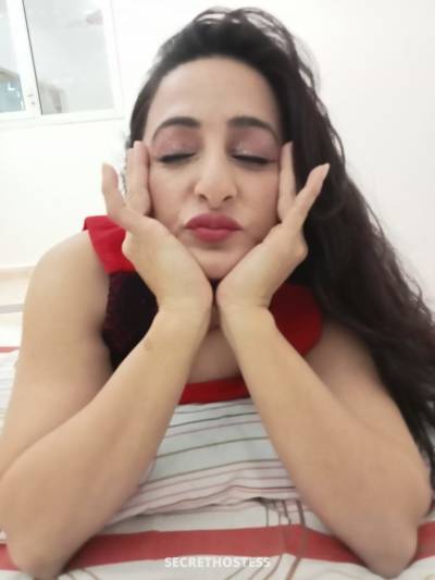 Nida Indian, escort in Muscat