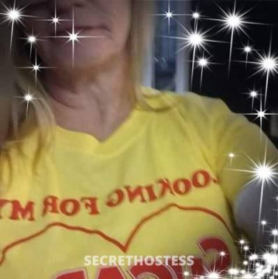 Sexy cougar passing thru does sensual massage in Billings MT