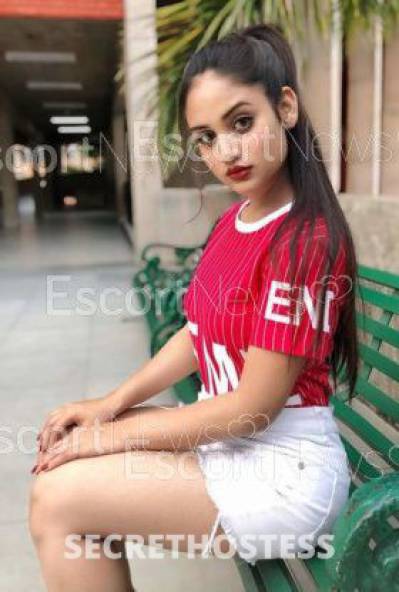 Haniya, Independent Model in Dubai