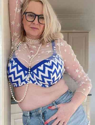 58Yrs Old Escort Bellevue WA Image - 2