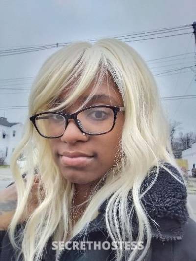 28 year old Escort in Louisville KY Fat ass slim waist cute face