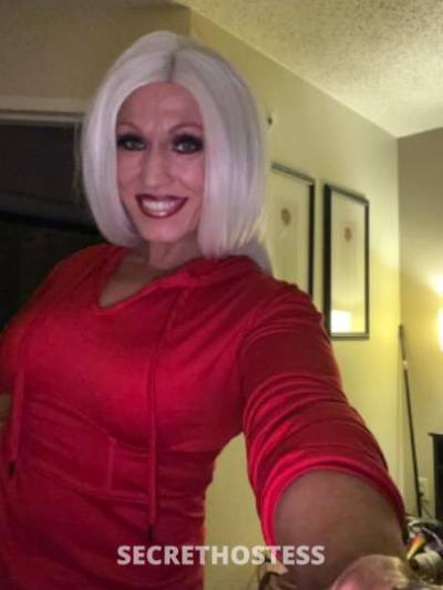 42 year old Escort in Louisville KY Double Trouble Jacuzzi room Hosting