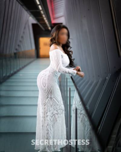 Escort Phoenix AZ Brunette Grey eyes - Image 3